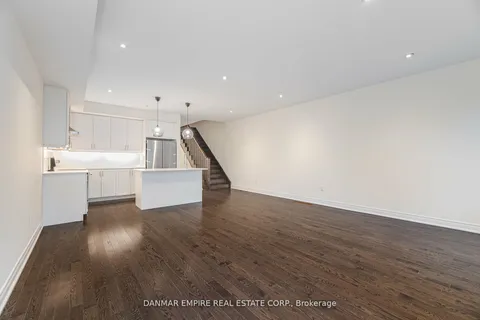 11 Hiawatha Court, Vaughan, ON L4L 0J2