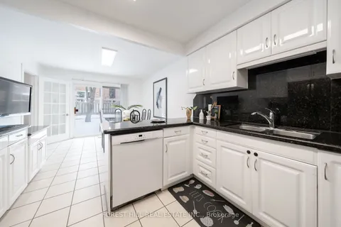 131 McCabe Cres, Vaughan, ON L4J 2S6