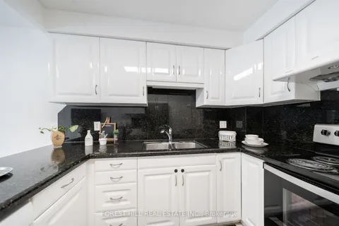 131 McCabe Cres, Vaughan, ON L4J 2S6