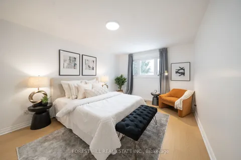 131 McCabe Cres, Vaughan, ON L4J 2S6