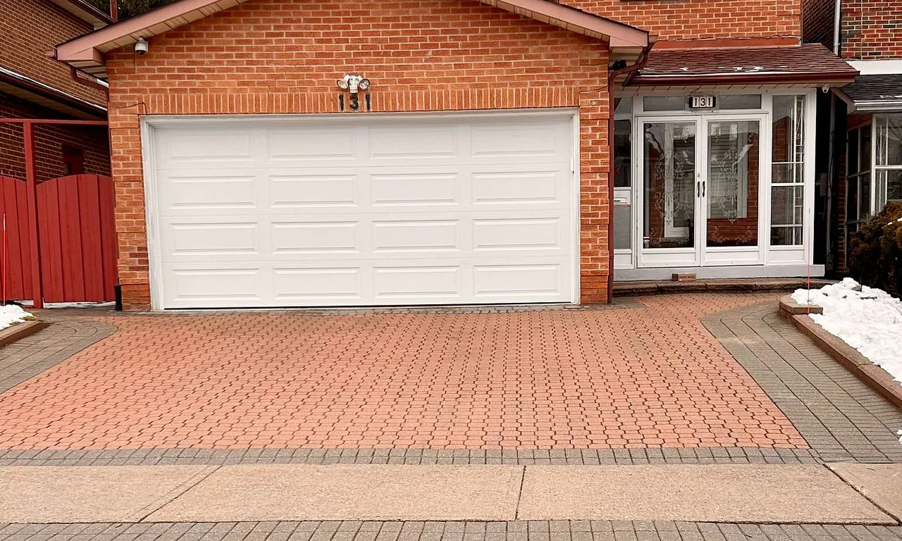 131 McCabe Cres, Vaughan, ON L4J 2S6