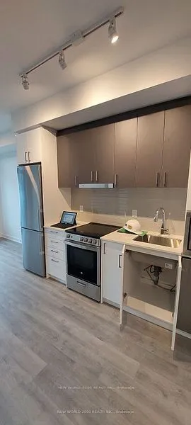 Condo Apt 1 bedroom 1 bathroom at 50 Upper Mall Way Rd in Vaughan - MLS# N11966208