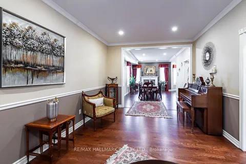 59 Oatlands Crescent, Richmond Hill, ON L4C 9P2