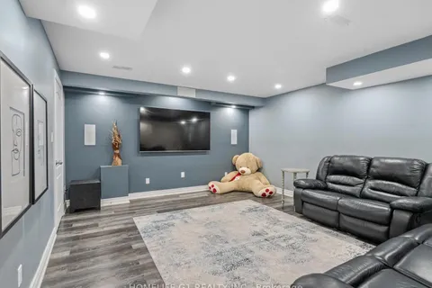 1172 Blencowe Crescent, Newmarket, ON L3X 0C3