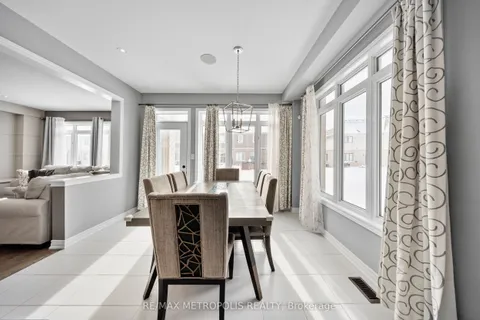 118 Lorne Thomas Place, New Tecumseth, ON L9R 0V8