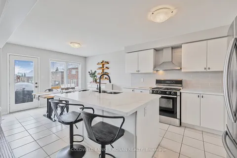 18 Willoughby Way, New Tecumseth, ON L9R 0M4