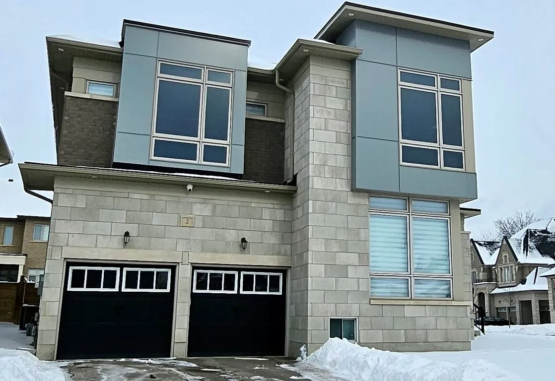 2 Lake Lenora Ave, King, ON L7P 0P7