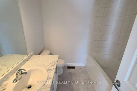 359 Rita's Avenue, Newmarket, ON L3X 2N1