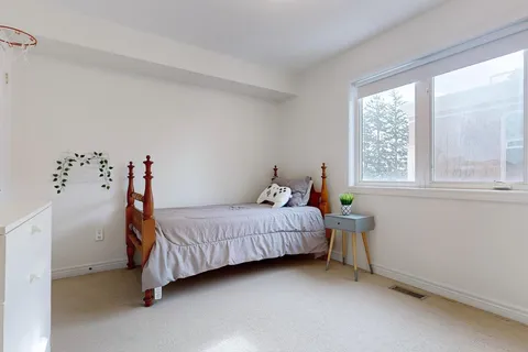 9241 Bathurst St, Richmond Hill, ON L4C 6C2