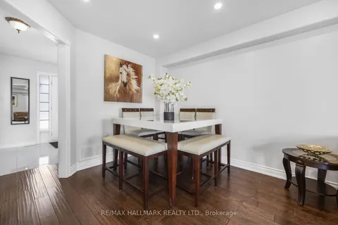 35 Adams St, Bradford West Gwillimbury, ON L3Z 3E5