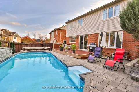 25 Cliff Gunn Road, Newmarket, ON L3X 3J8