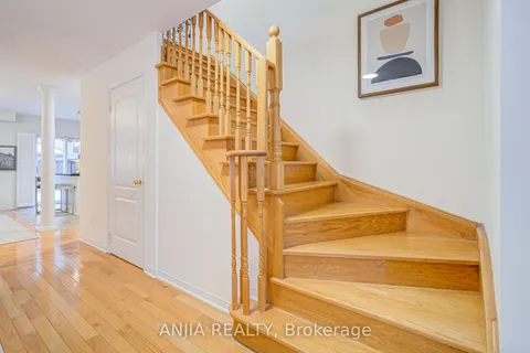 220 Hammersly Blvd, Markham, ON L6E 2C9