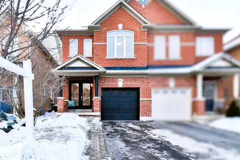 41 Four Seasons Cres, Newmarket, ON L9N 0C2