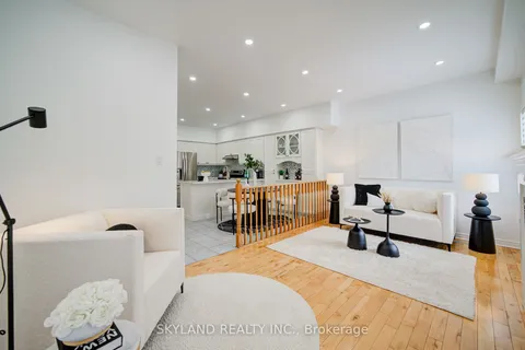97 Nottingham Dr, Richmond Hill, ON L4S 2A1
