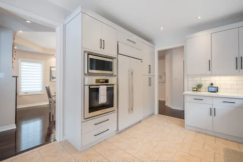 30 Giordano Way, Vaughan, ON L6A 0H4