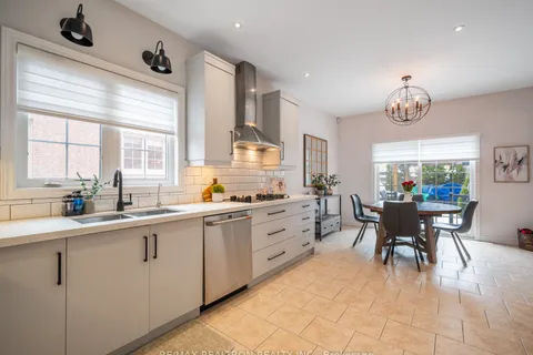 30 Giordano Way, Vaughan, ON L6A 0H4