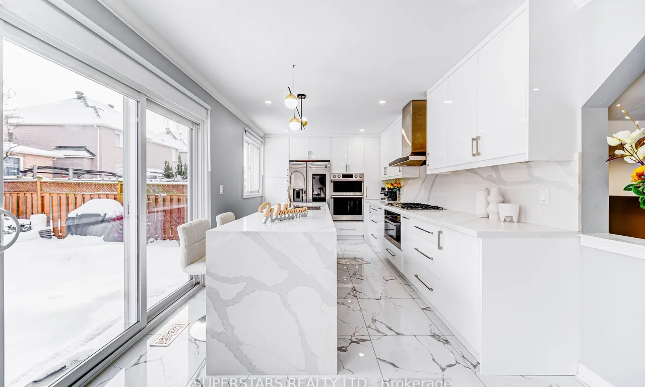 6 Majestic Dr, Markham, ON L6C 2B2