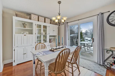 237 Patterson St, Newmarket, ON L3Y 3L5