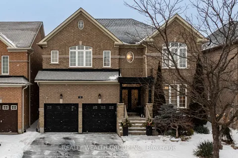22 Halldorson Ave, Aurora, ON L4G 7Z1