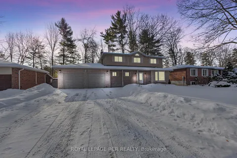 7 French Cres, East Gwillimbury, ON L9N 1J8