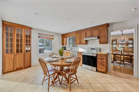 7 French Cres, East Gwillimbury, ON L9N 1J8