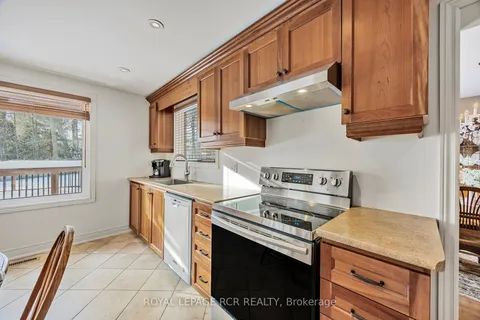 7 French Cres, East Gwillimbury, ON L9N 1J8