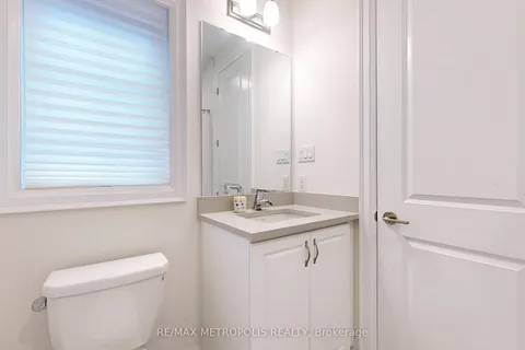 100 Ballantyne Boulevard, Vaughan, ON L3L 0E8