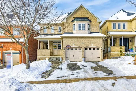 183 Wainscot Ave, Newmarket, ON L3X 2X4