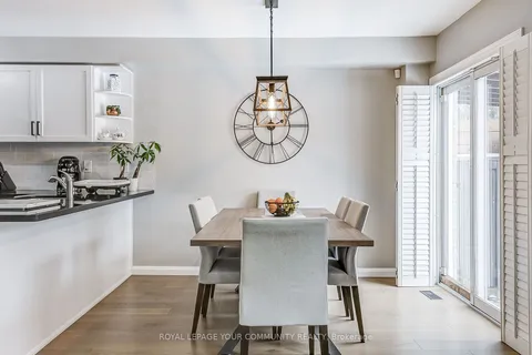145 Castle Park Blvd, Vaughan, ON L4H 1X6