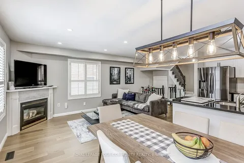 145 Castle Park Blvd, Vaughan, ON L4H 1X6