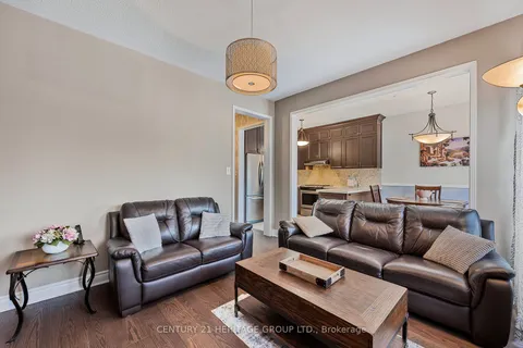 96 Dovetail Dr, Richmond Hill, ON L4E 5A7