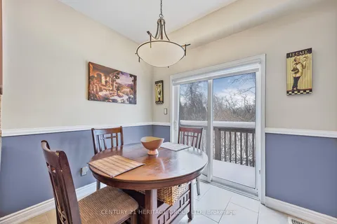 96 Dovetail Dr, Richmond Hill, ON L4E 5A7