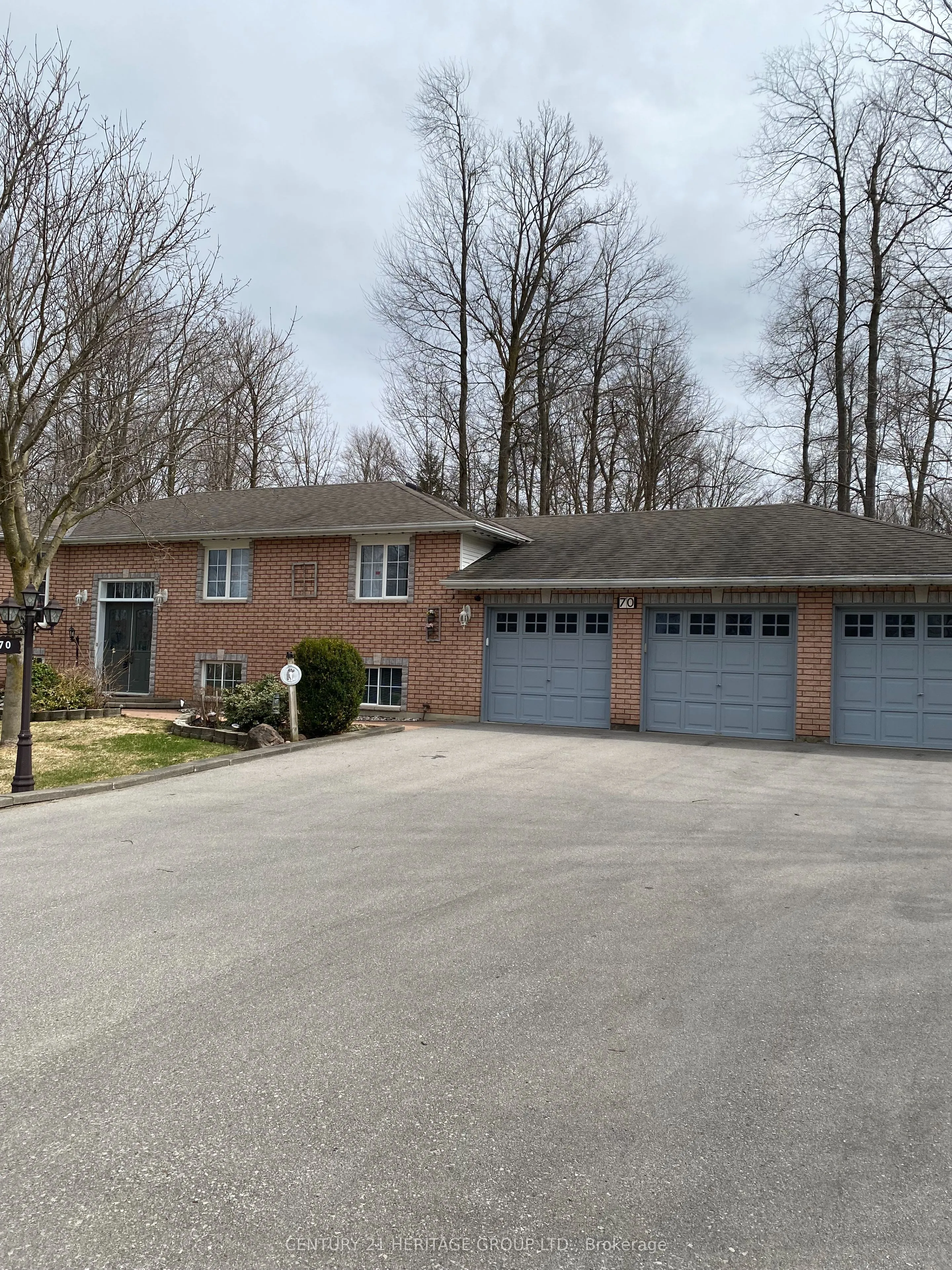 70 Moore Avenue, Adjala-Tosorontio, ON L0M 1J0