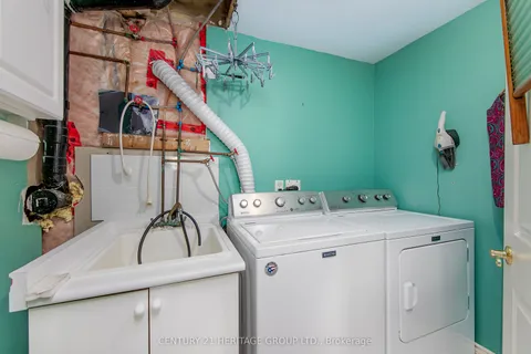 70 Moore Avenue, Adjala-Tosorontio, ON L0M 1J0