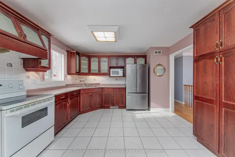 70 Moore Avenue, Adjala-Tosorontio, ON L0M 1J0