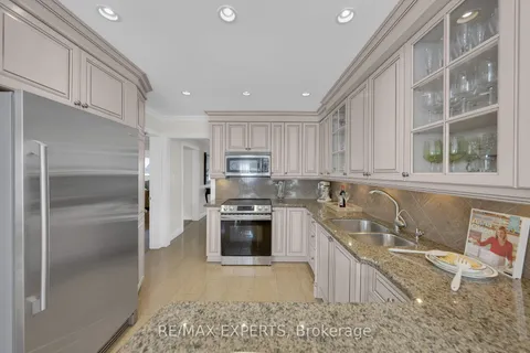 106 Greenock Dr, Vaughan, ON L6A 1N9