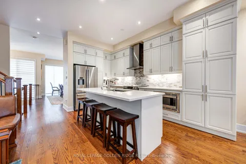 4 Allerton Rd, Vaughan, ON L4J 0K1