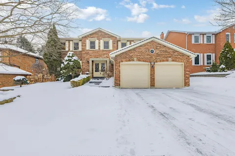 29 Briarwood Rd, Markham, ON L3R 2W7
