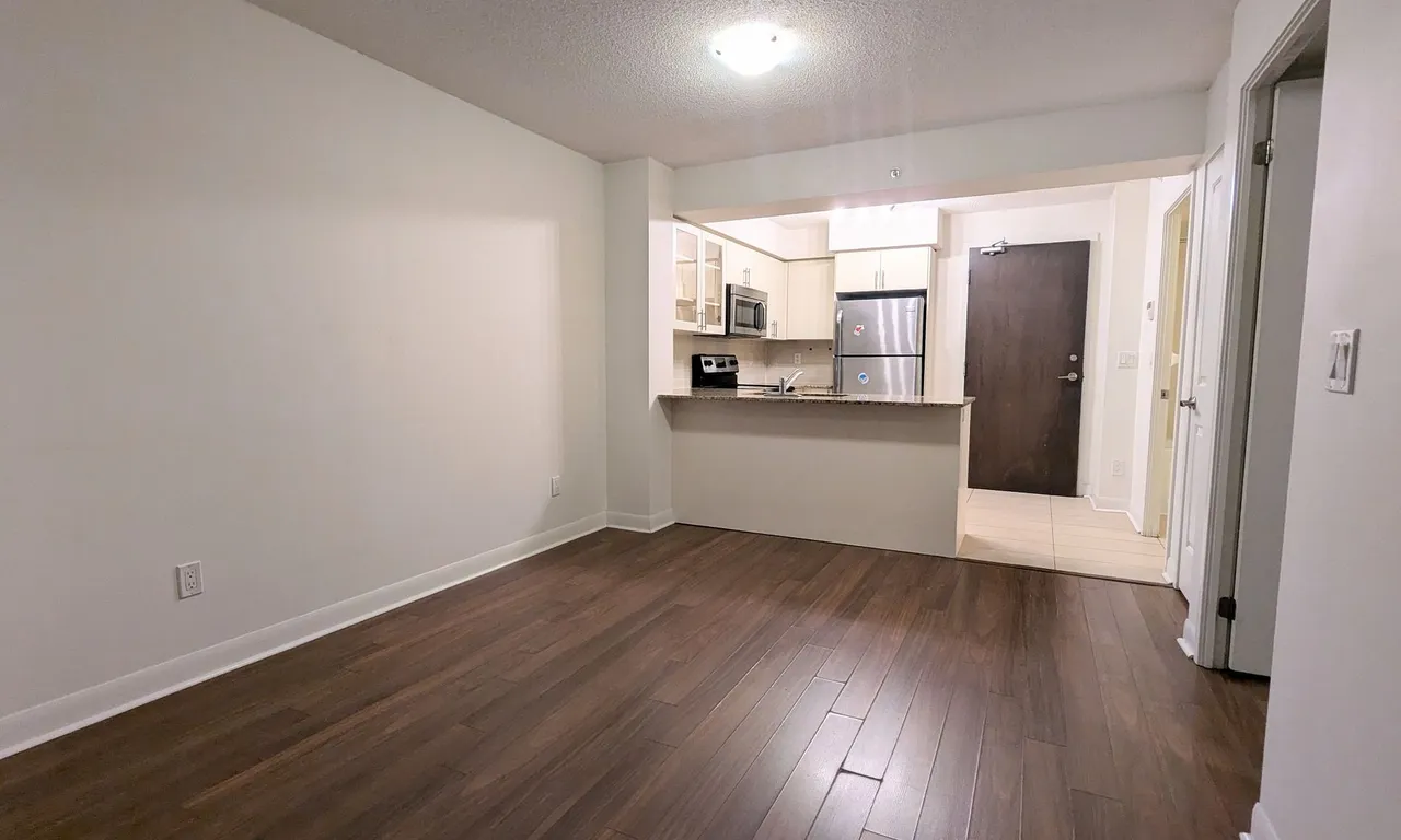 Condo Apt 1 bedroom 1 bathroom at 75 Norman Bethune Ave in Richmond Hill - MLS# N11974218