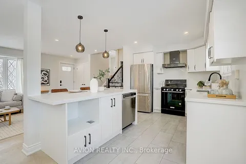 24 Drakefield Rd, Markham, ON L3P 1G5
