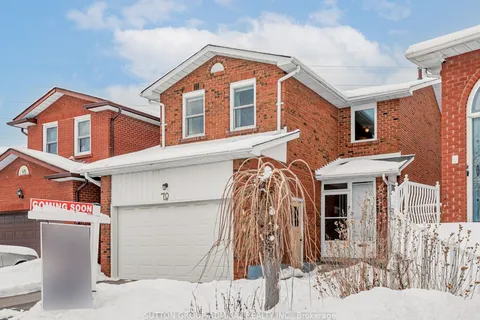 70 Oakmount Cres, Vaughan, ON L4K 2C3