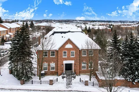 95 John West Way, Aurora, ON L4G 7E2