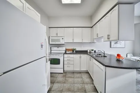 95 John West Way, Aurora, ON L4G 7E2