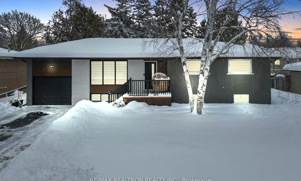 16 Tracey Dr, New Tecumseth, ON L9R 1M2