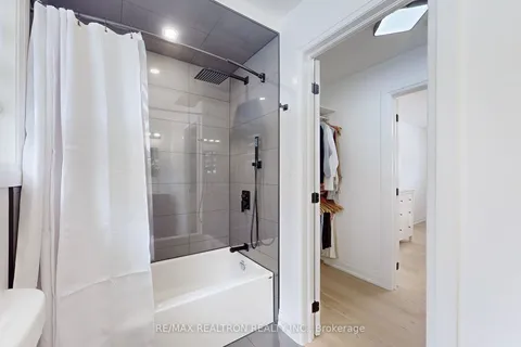 16 Tracey Dr, New Tecumseth, ON L9R 1M2