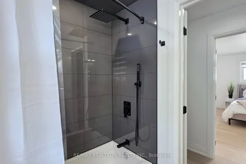 16 Tracey Dr, New Tecumseth, ON L9R 1M2