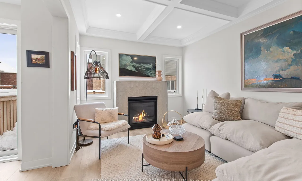 27 Anne Pegg Cres, Georgina, ON L0E 1R0