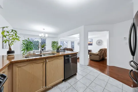 547 McBean Ave, Newmarket, ON L3X 2N5