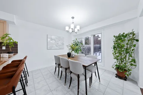 547 McBean Ave, Newmarket, ON L3X 2N5