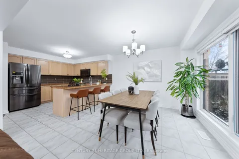 547 McBean Ave, Newmarket, ON L3X 2N5